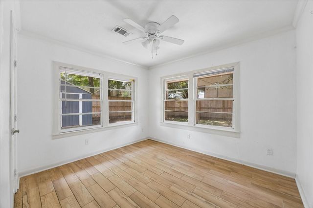 5119 Patrick Henry, Bellaire, TX 77401