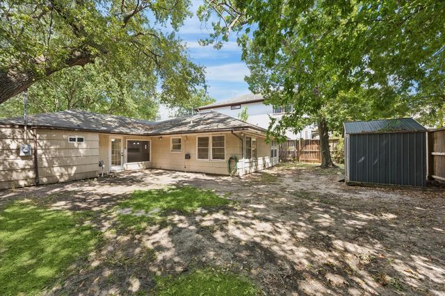 5119 Patrick Henry, Bellaire, TX 77401