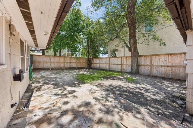 5119 Patrick Henry, Bellaire, TX 77401