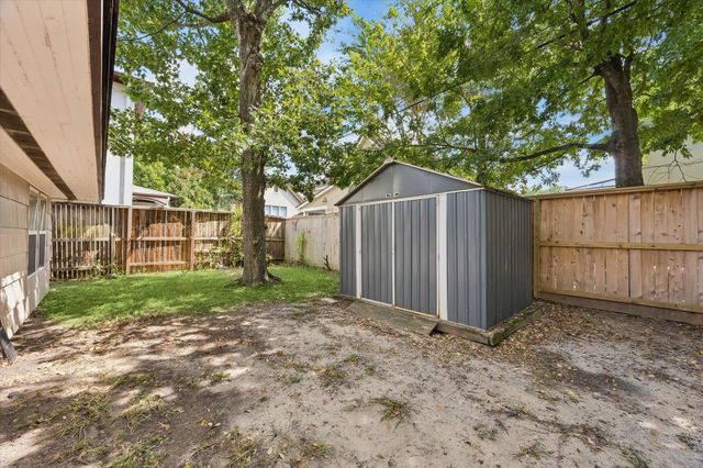 5119 Patrick Henry, Bellaire, TX 77401