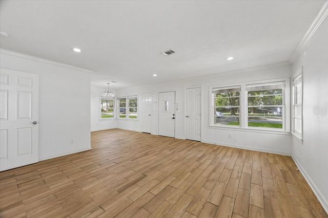 5119 Patrick Henry, Bellaire, TX 77401