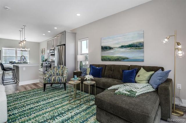 755 Canterbury Lane, Troy, MI 48085