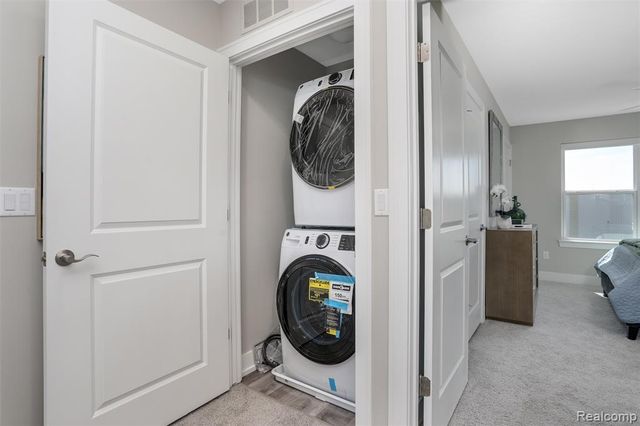 755 Canterbury Lane, Troy, MI 48085