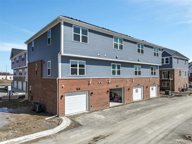 755 Canterbury Lane, Troy, MI 48085