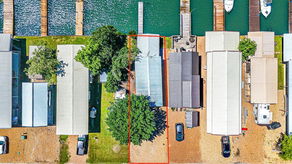2066 Pelican Isle Drive, Kerens, TX 75144