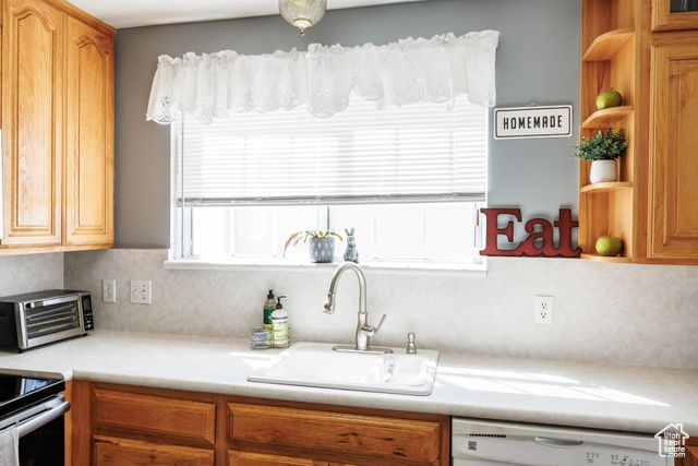 3112 W GREEN ACRE DR, West Jordan, UT 84088