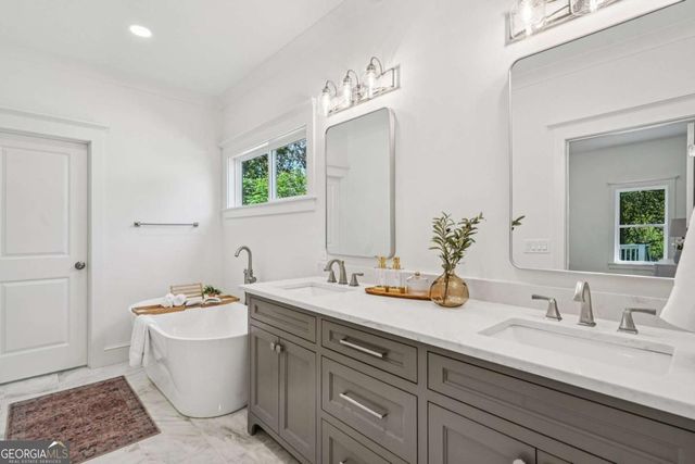 1036 Dell Avenue SE, Smyrna, GA 30080