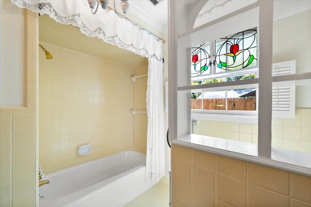 1009 Dobbins Road, Corsicana, TX 75110