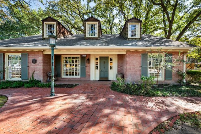 1009 Dobbins Road, Corsicana, TX 75110