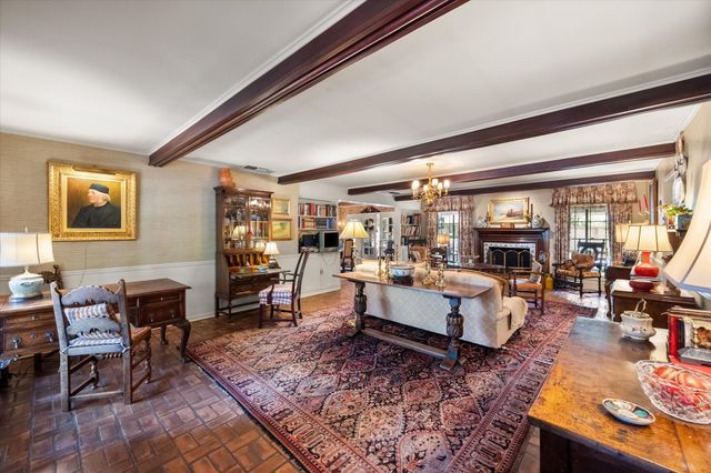 1009 Dobbins Road, Corsicana, TX 75110