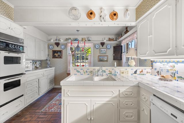 1009 Dobbins Road, Corsicana, TX 75110