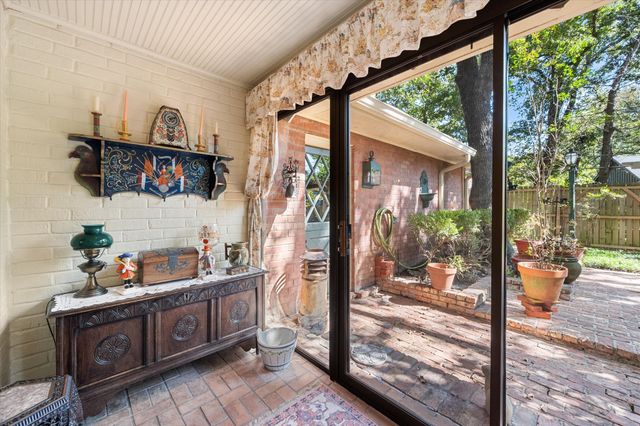 1009 Dobbins Road, Corsicana, TX 75110