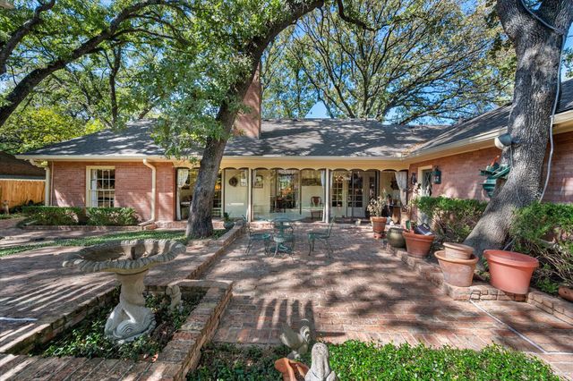 1009 Dobbins Road, Corsicana, TX 75110