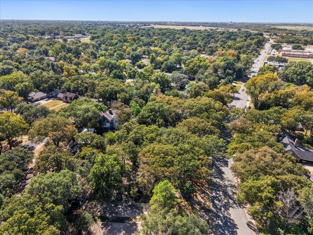 1009 Dobbins Road, Corsicana, TX 75110