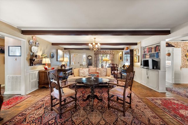 1009 Dobbins Road, Corsicana, TX 75110