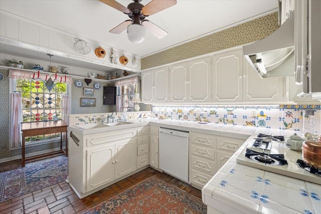 1009 Dobbins Road, Corsicana, TX 75110