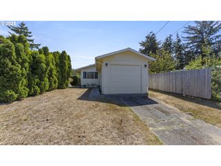 763 S Wasson St, Coos Bay, OR 97420