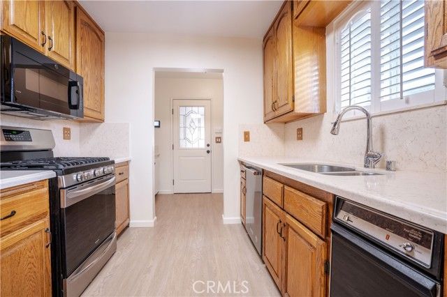 11018 Woodley, Granada Hills (los Angeles), CA 91344