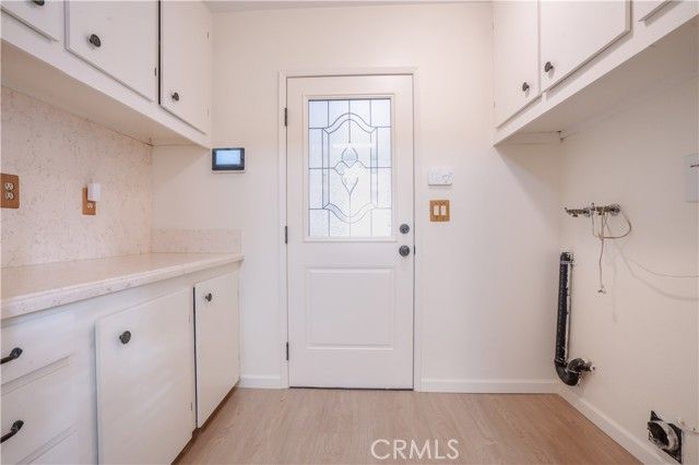 11018 Woodley, Granada Hills (los Angeles), CA 91344