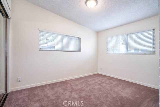 11018 Woodley, Granada Hills (los Angeles), CA 91344