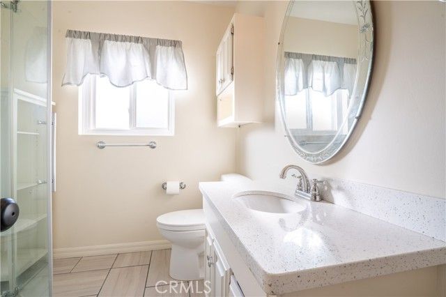 11018 Woodley, Granada Hills (los Angeles), CA 91344