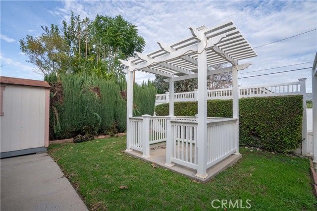 11018 Woodley, Granada Hills (los Angeles), CA 91344