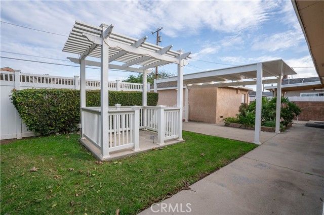 11018 Woodley, Granada Hills (los Angeles), CA 91344