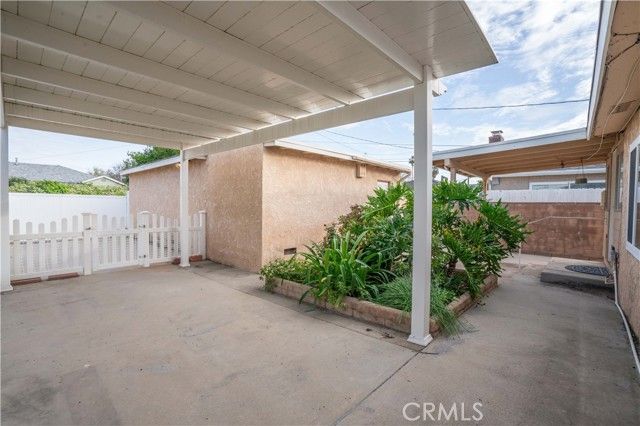 11018 Woodley, Granada Hills (los Angeles), CA 91344