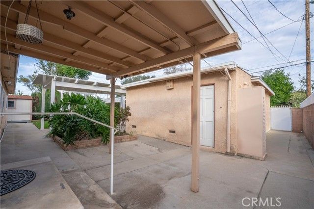 11018 Woodley, Granada Hills (los Angeles), CA 91344