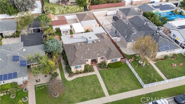 11018 Woodley, Granada Hills (los Angeles), CA 91344