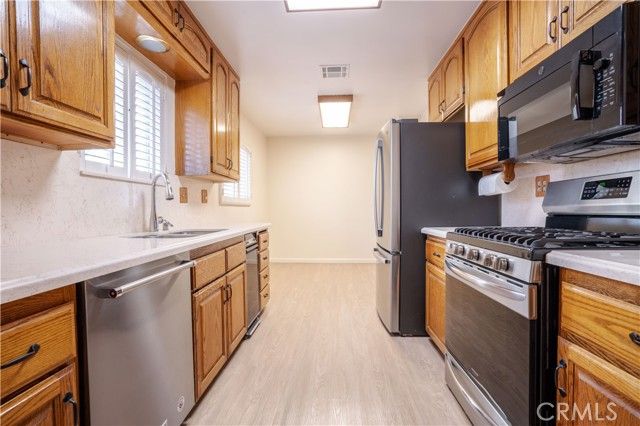 11018 Woodley, Granada Hills (los Angeles), CA 91344