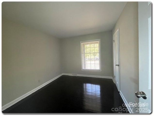 8337 Reedy Creek Road, Charlotte, NC 28215