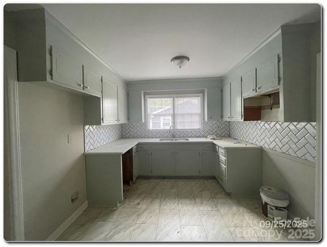 8337 Reedy Creek Road, Charlotte, NC 28215