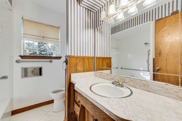 907 Bow Creek Drive, Duncanville, TX 75116