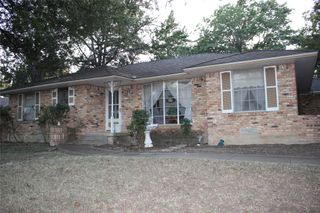 907 Bow Creek Drive, Duncanville, TX 75116