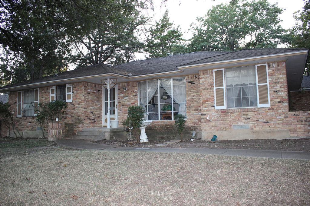 907 Bow Creek Drive, Duncanville, TX 75116