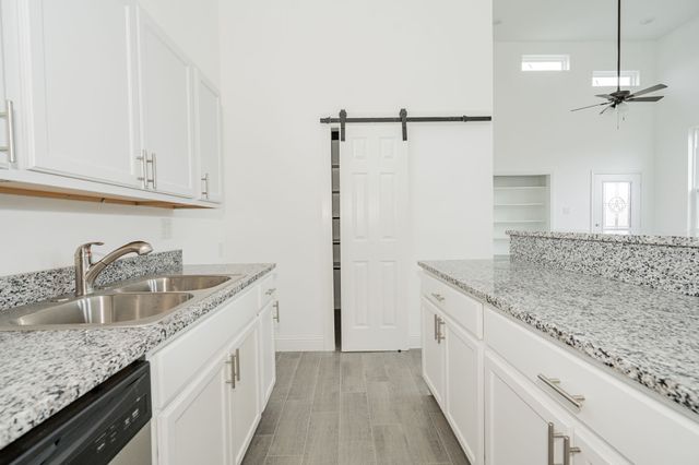 237 Backlash Drive, Gun Barrel City, TX 75156