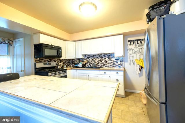 757 EMERALD DR, Lancaster, PA 17603