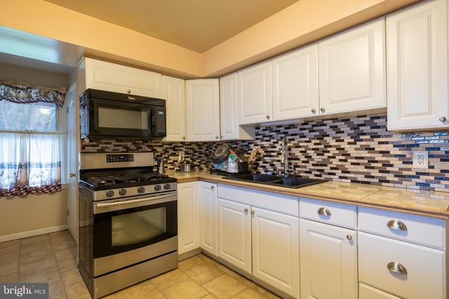 757 EMERALD DR, Lancaster, PA 17603