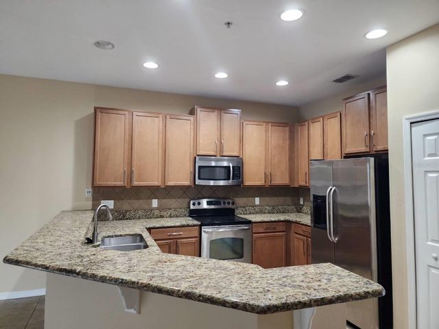 226 WINDFLOWER WAY, Oviedo, FL 32765