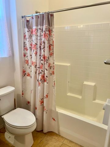 9909 Stockholm Place, Bakersfield, CA 93306