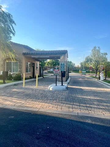 9909 Stockholm Place, Bakersfield, CA 93306