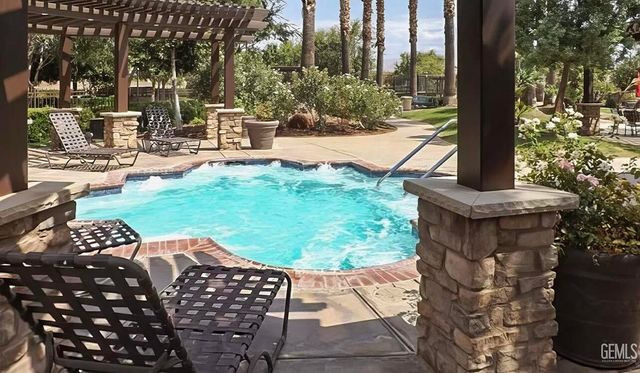 9909 Stockholm Place, Bakersfield, CA 93306