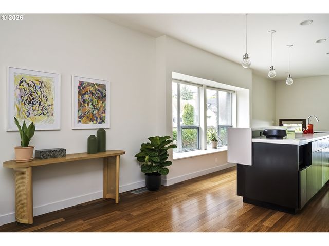 4442 Se STARK St, Portland, OR 97215