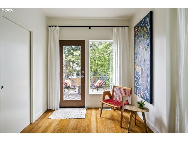 4442 Se STARK St, Portland, OR 97215