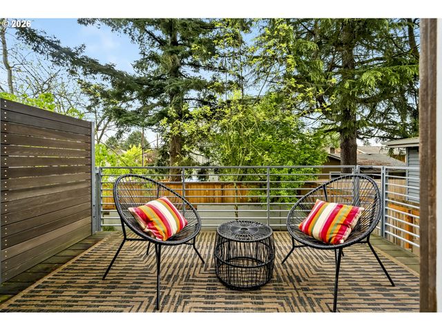 4442 Se STARK St, Portland, OR 97215