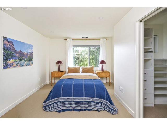 4442 Se STARK St, Portland, OR 97215