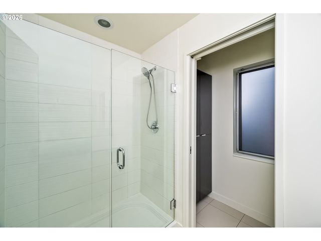 4442 Se STARK St, Portland, OR 97215