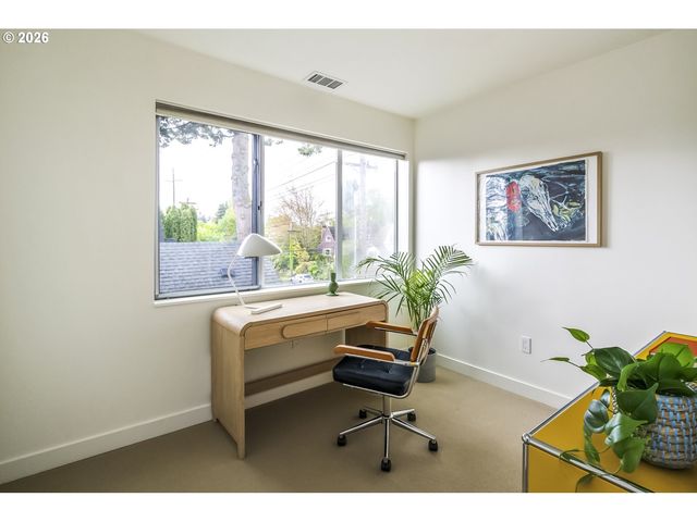 4442 Se STARK St, Portland, OR 97215