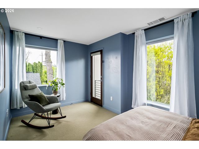 4442 Se STARK St, Portland, OR 97215